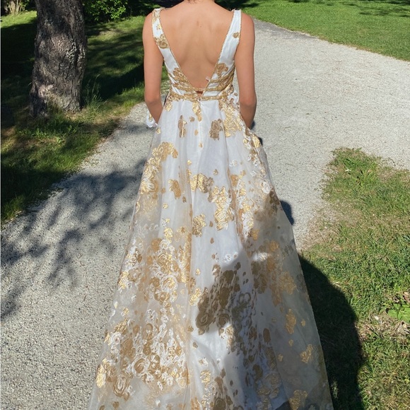 Ellie Wilde Prom Dress - Picture 3 of 4